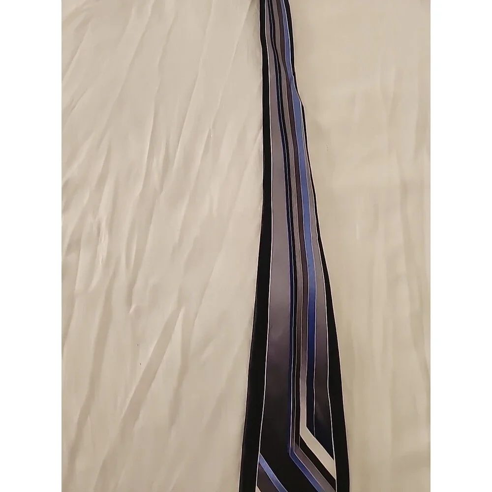 Pierre Cardin Tie Silk Multicolor 59 Inches Long 4 Inches Wide.